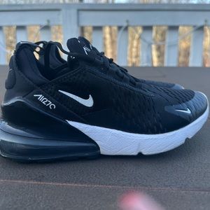 Nike Air Max 270 Women’s size 7 black/white EUC
